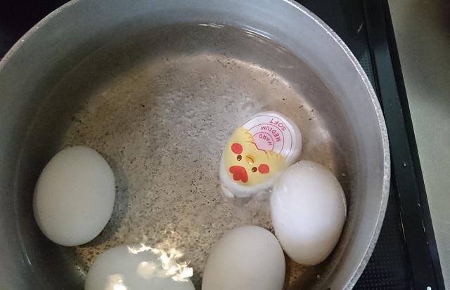 ゆで卵づくり